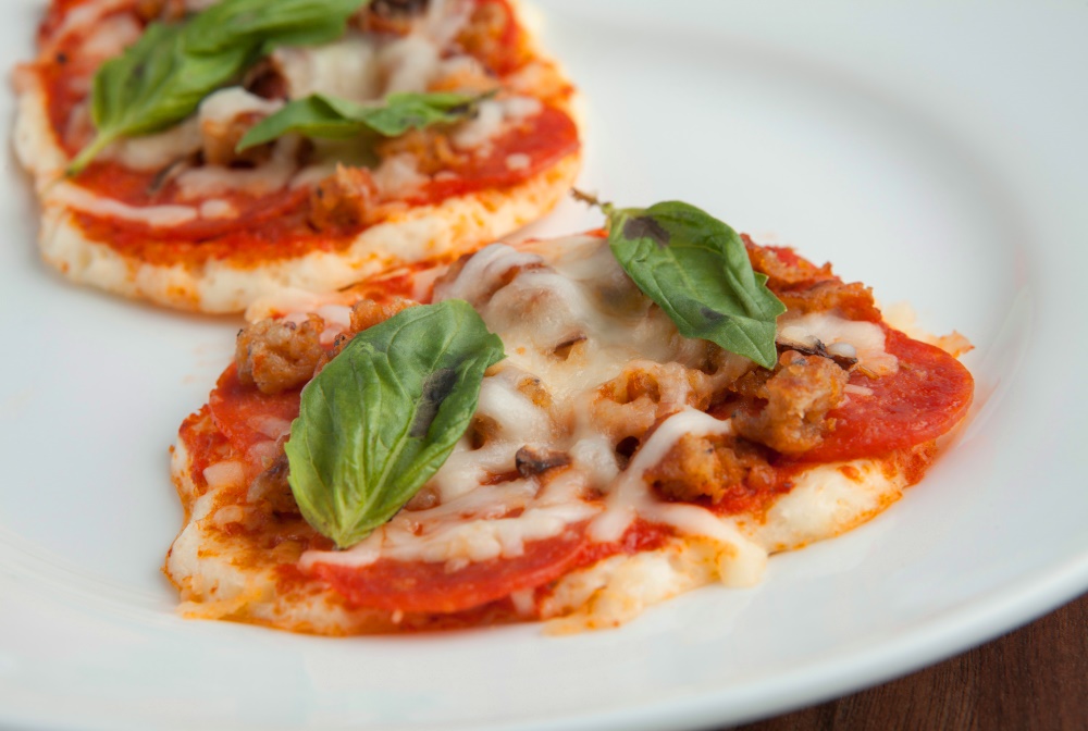 Lose weight fast with this low-carb pizza from Personal Trainer Food.