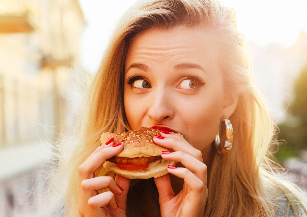 Does going gluten free to lose weight help or is there something you can do without eliminating wheat, bread, and a bunch of other foods you love-- Personal Trainer Food has the answer. 