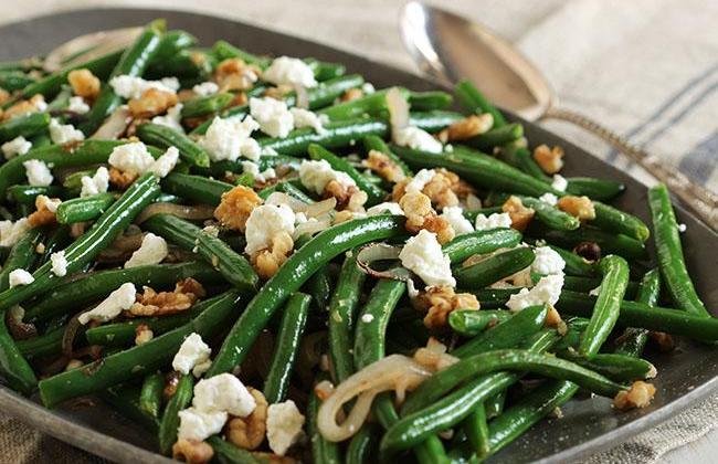 Green Beans with Goat Cheese and Walnuts