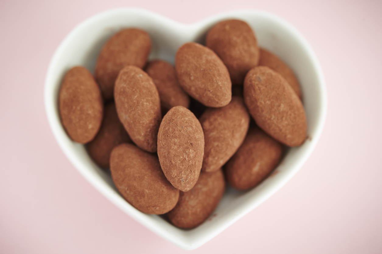 Sugar-free candied cinnamon cocoa almonds make Valentine's day sweet.