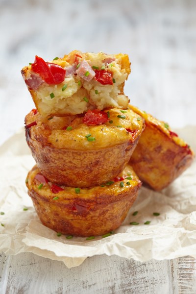 Make these healthy Personal Trainer Food breakfast egg muffins you can snack on; they're great appetizers too!