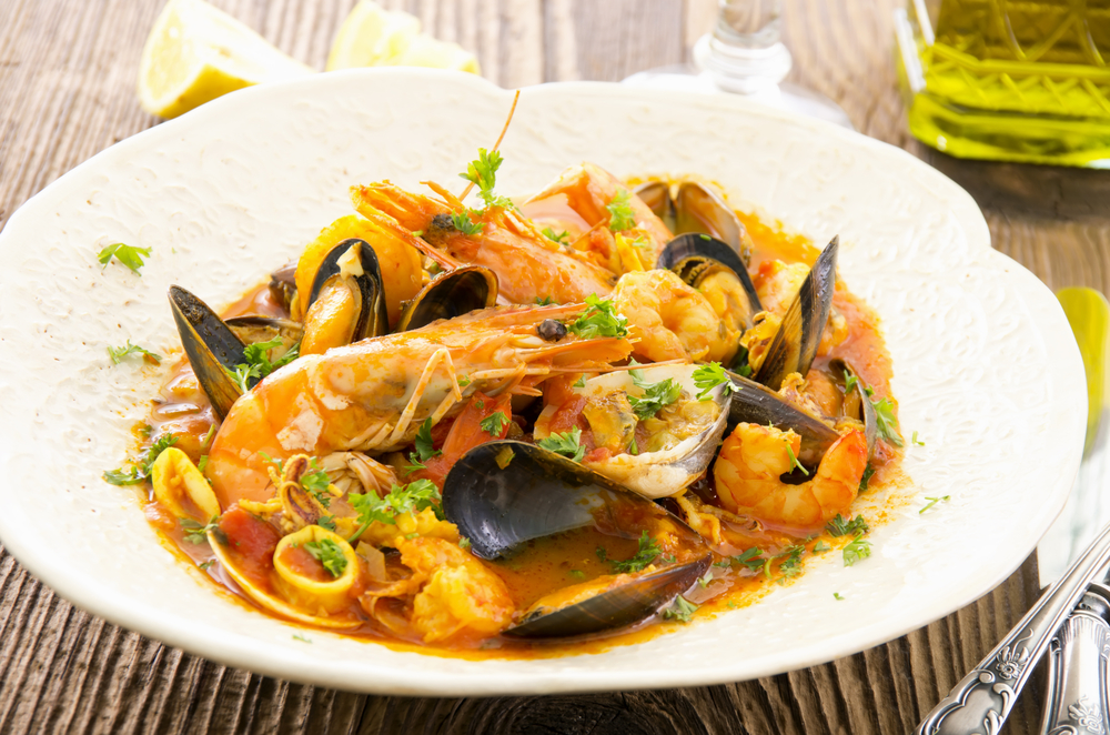 Cioppino soup is a great choice at Italian restaurants to keep you on track to lose fat with Personal Trainer Food.