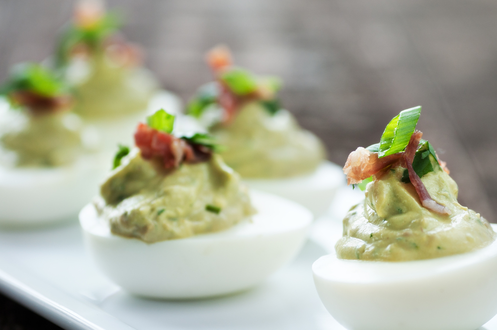 Mouth-watering bacon and jalapeno deviled eggs is the Personal Trainer Food way to lose weight as you enjoy the Super Bowl!
