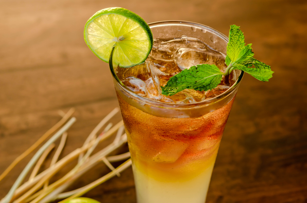 Make this zero-calorie Long Island Iced Tea recipe with a twist of peach flavor.