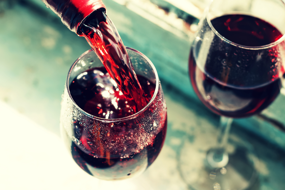 Learn the facts about resveratol: can you drink red wine and alcohol and still lose weight? Personal Trainer Food has the answers.