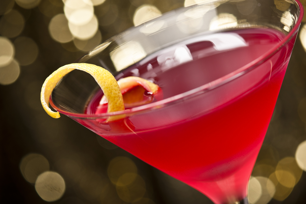 Go alcohol free so you don't gain weight; learn how to make this yummy cosmopolitan for your next cocktail hour.