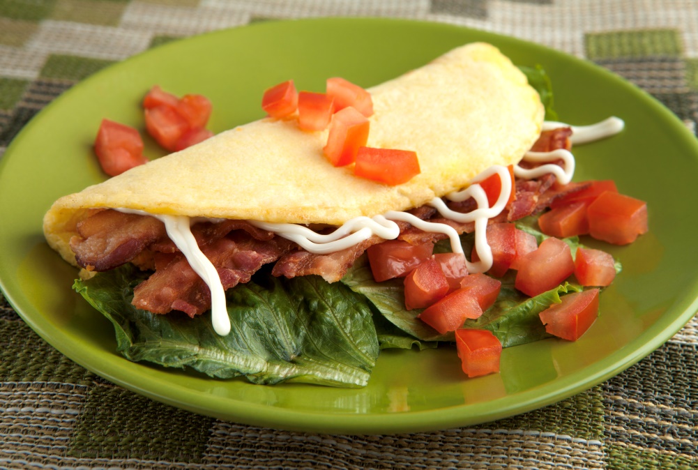 Stuffed Omelet BLT_resized